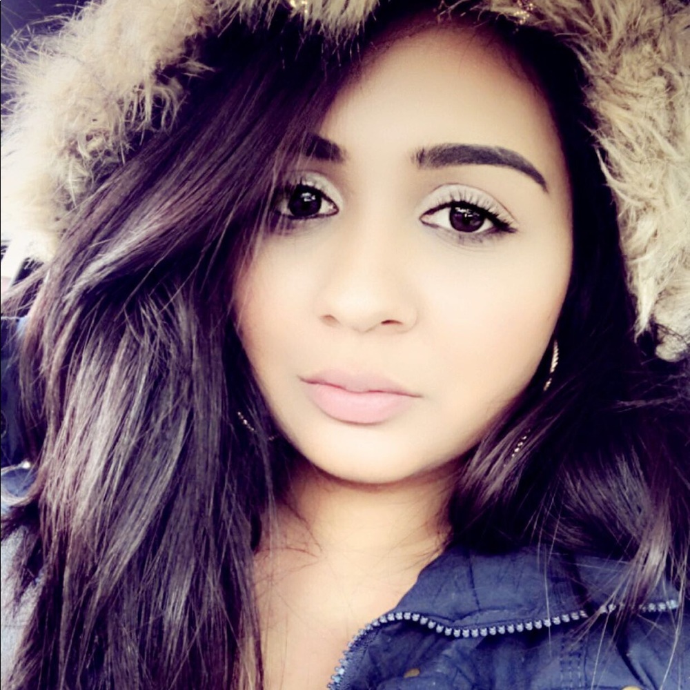 Meet your Posher, Romeeza